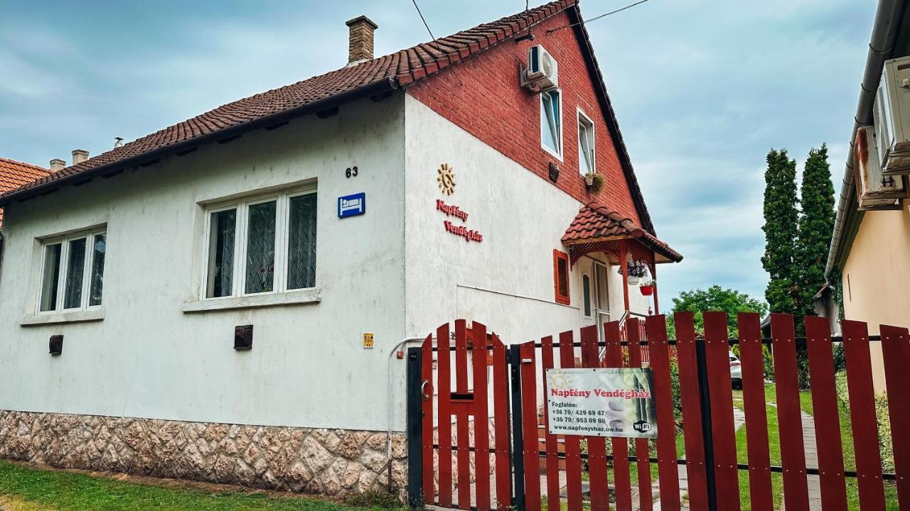 Napfeny Vendeghaz Hotel Gyor Exterior photo